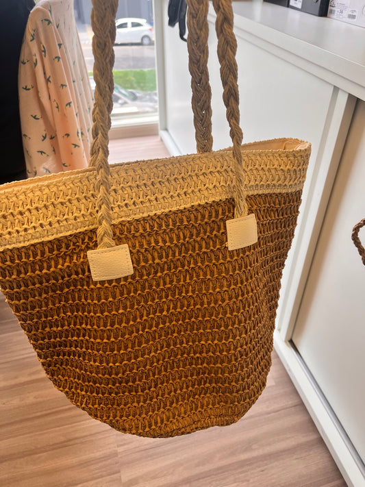 BOLSA EM PALHA ALÇA TRANÇADA