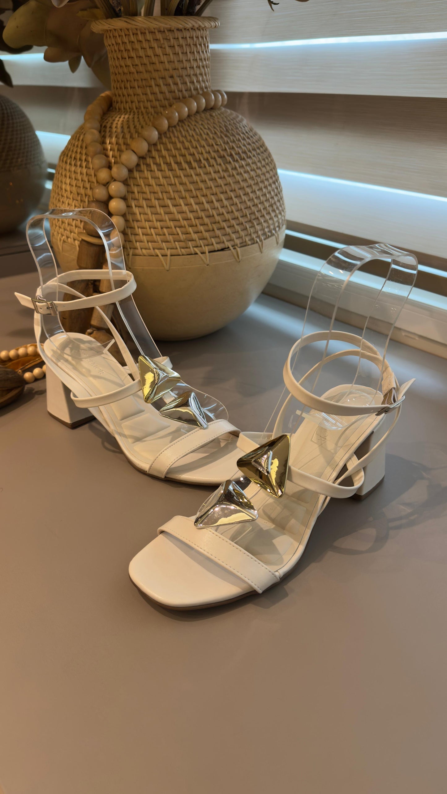 SANDÁLIA TAINÁ OFF-WHITE