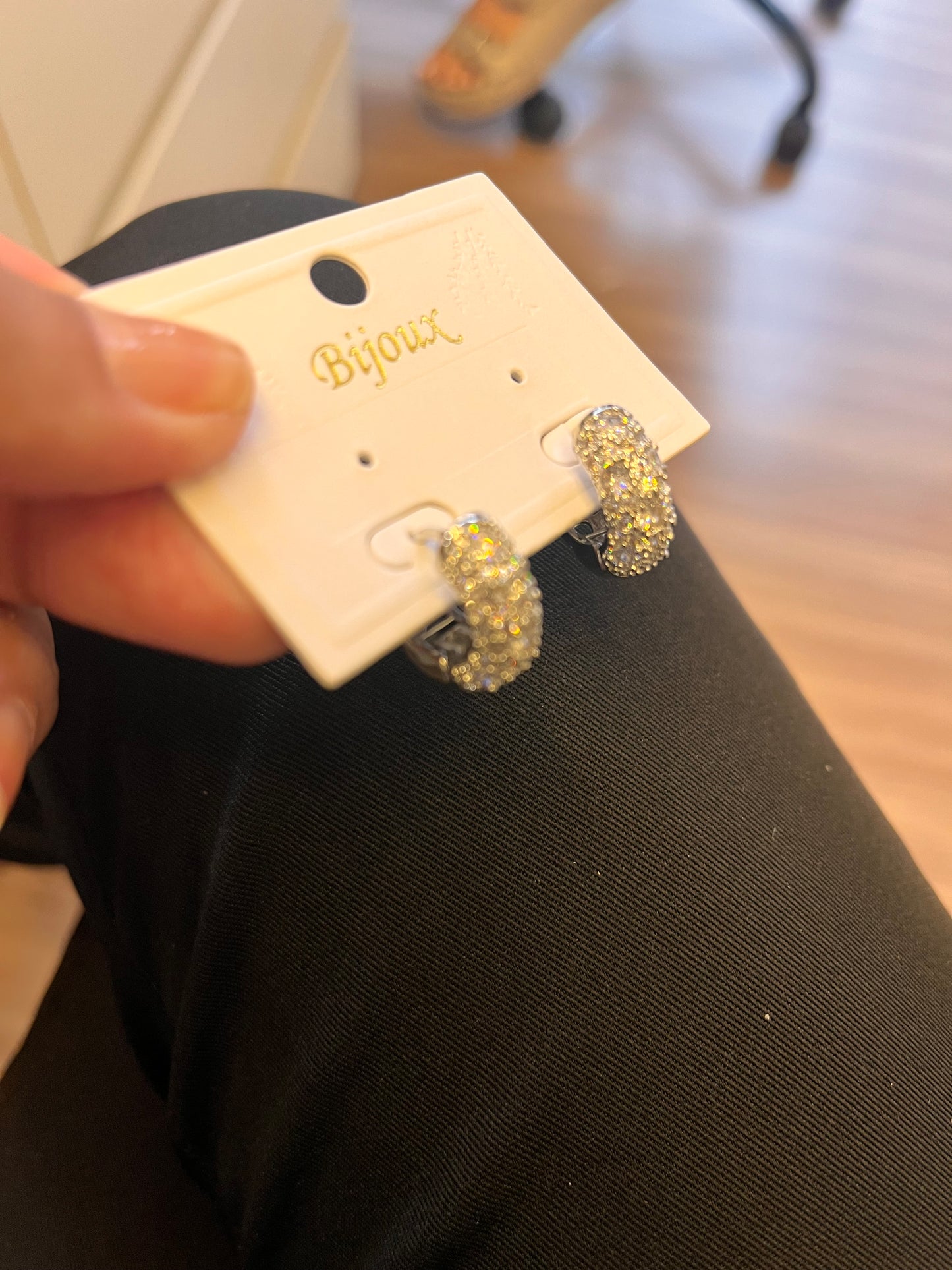 BRINCO ARGOLA CRAVEJADO PRATA