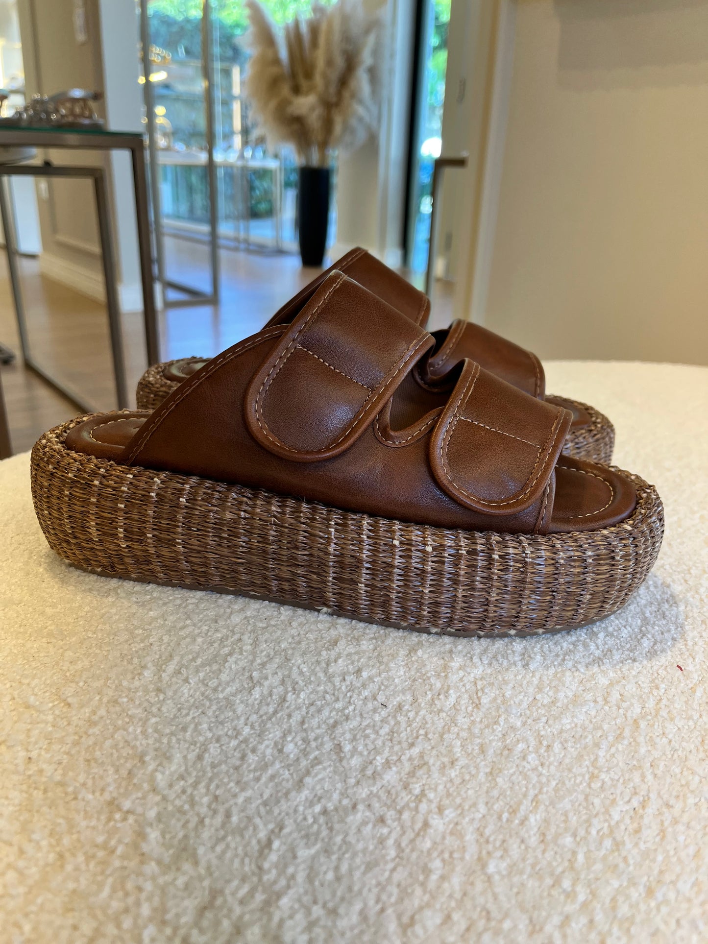 SLIDE SOPHIA CARAMELO