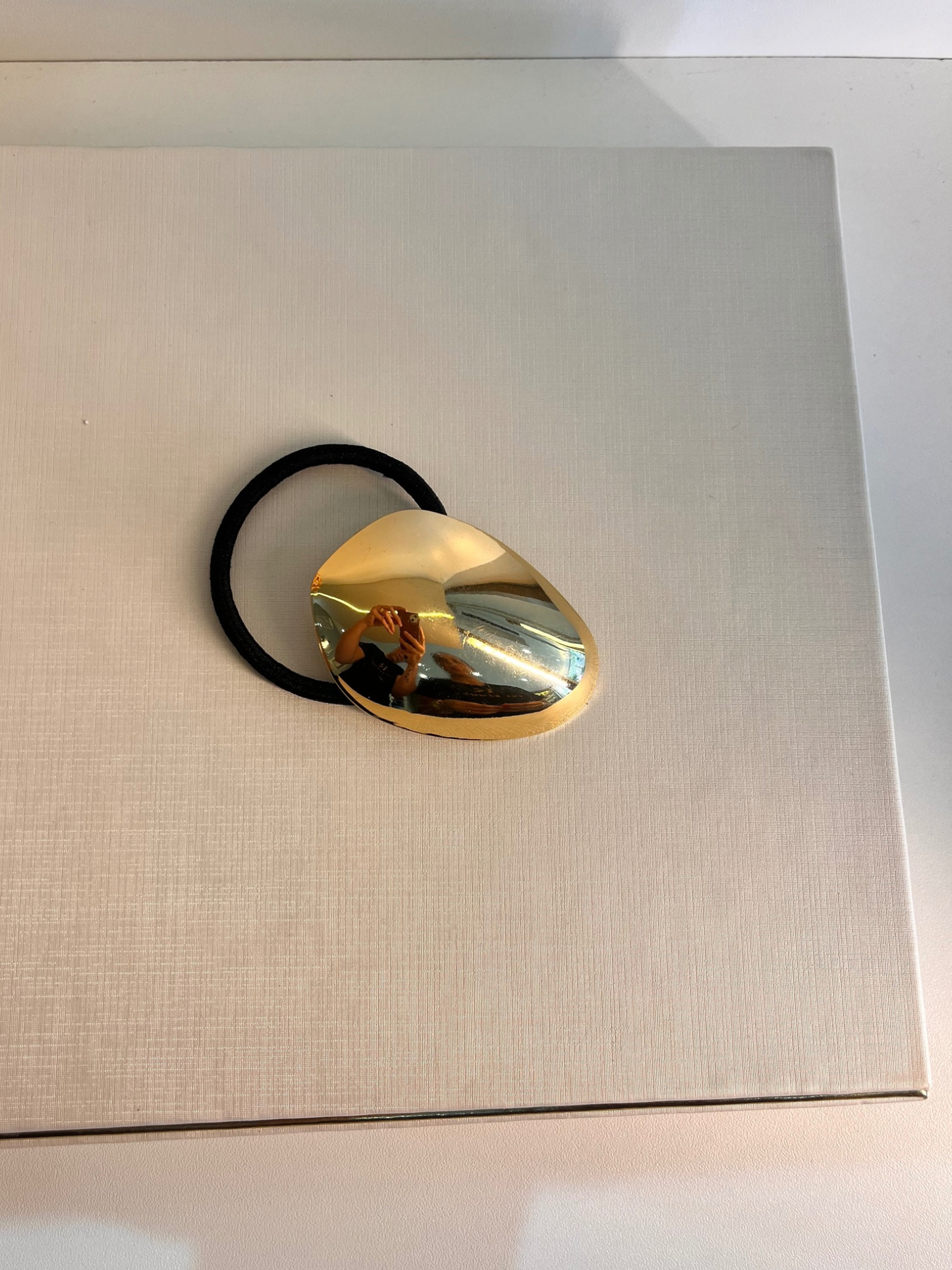 AMARRADOR DE CABELO DOURADO