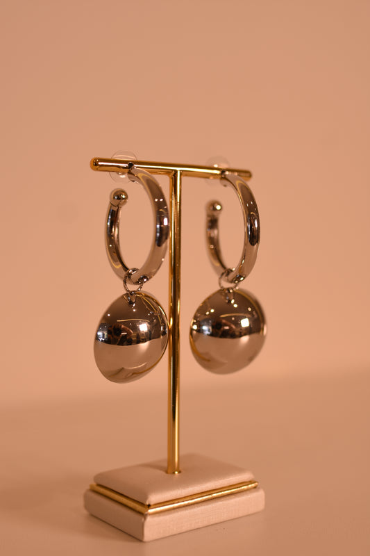 BRINCO ARGOLA COM ESFERA PRATA