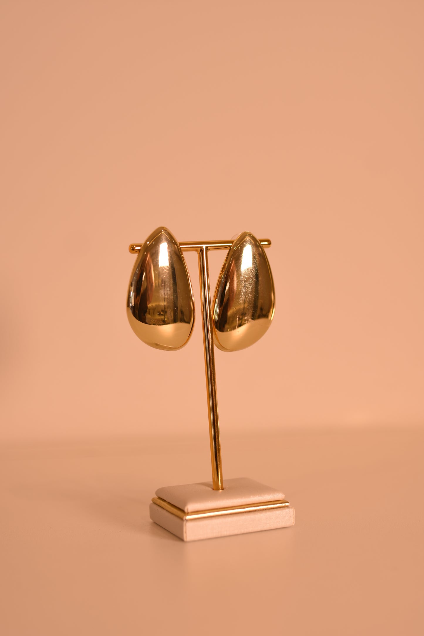 BRINCO FOLHA DOURADO