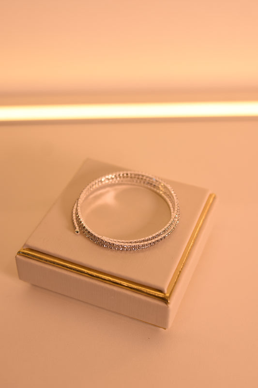 PULSEIRA CRAVEJADA PRATA