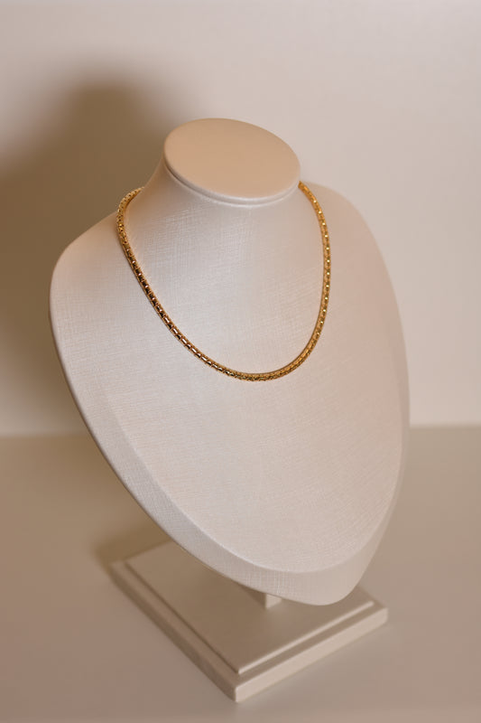 COLAR DOURADO