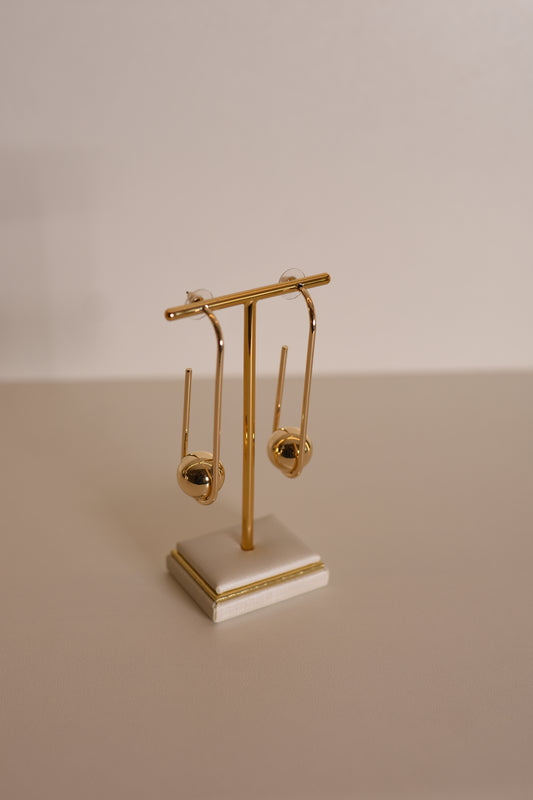 BRINCO DOURADO COM ESFERAS