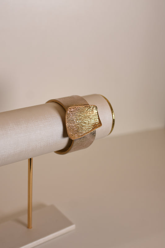 BRACELETE COURO METALIZADO