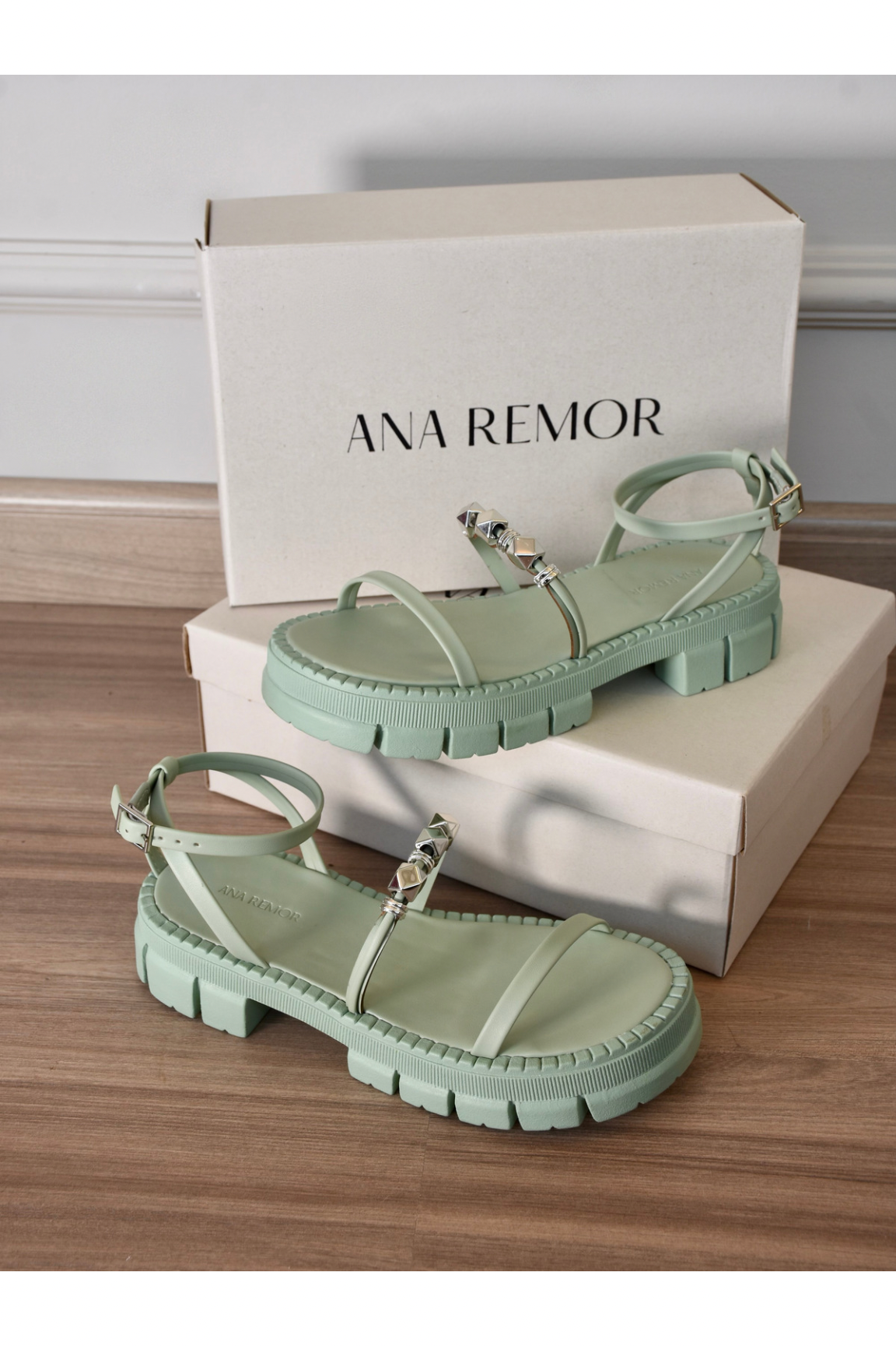 SANDALIA LEONA MENTA