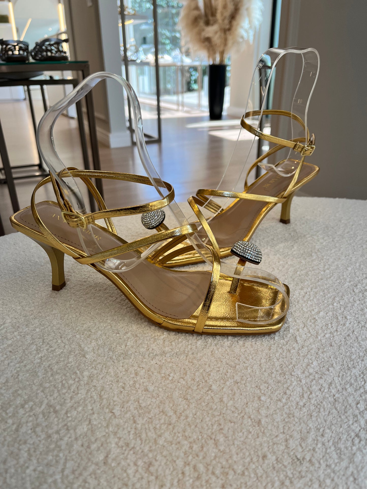 SANDÁLIA LUIZA DOURADA