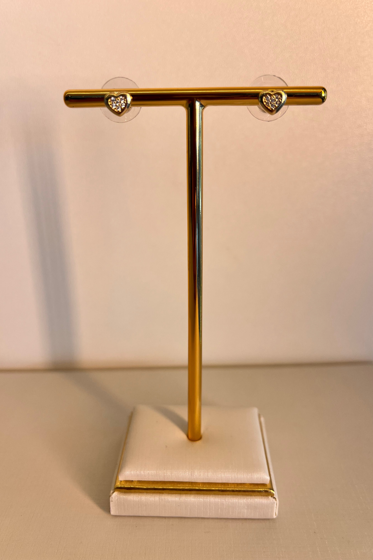 BRINCO DE CORAÇÃO CRAVEJADO DOURADO