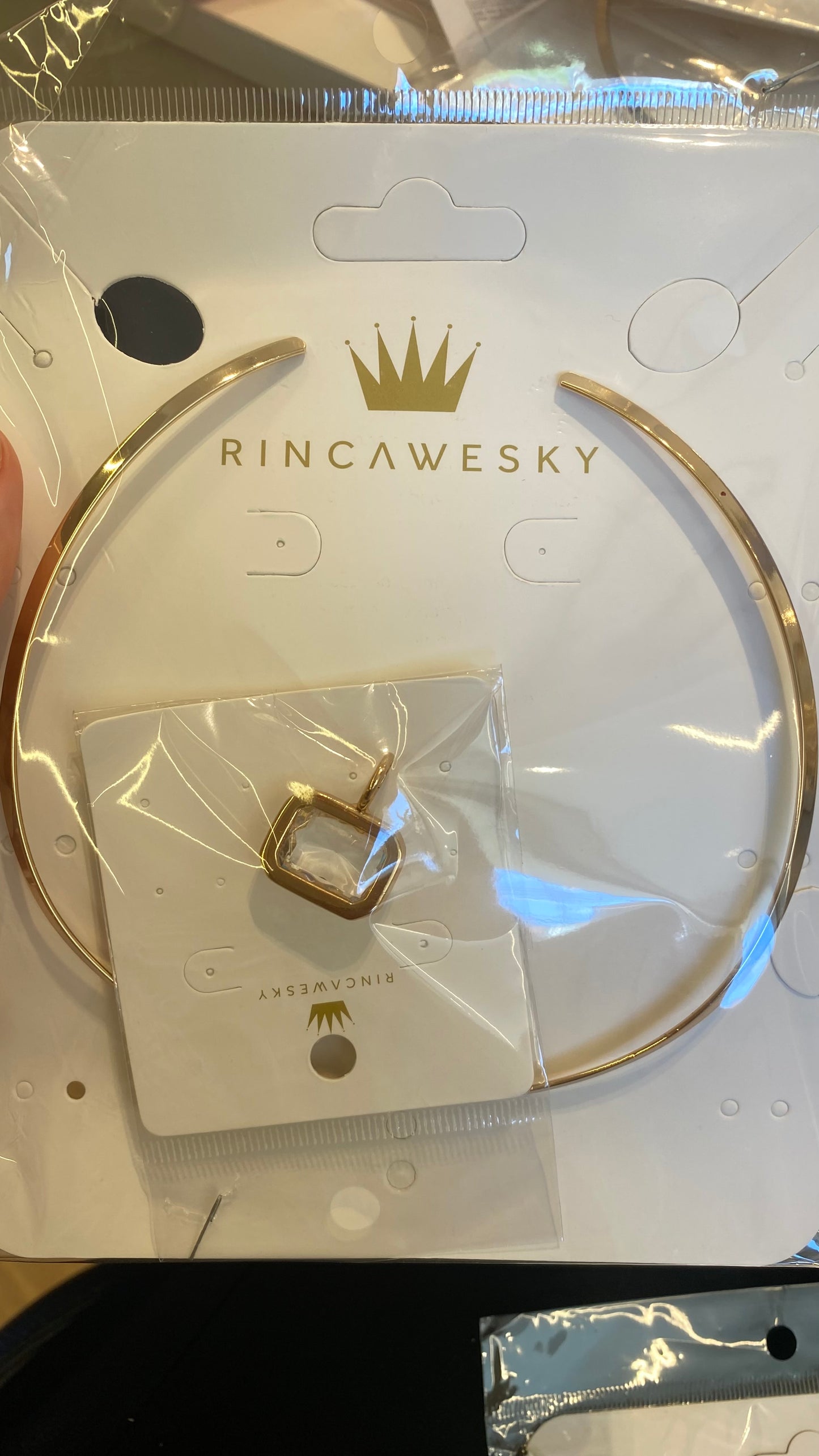 ARO DOURADO PINGENTE TRANSPARENTE