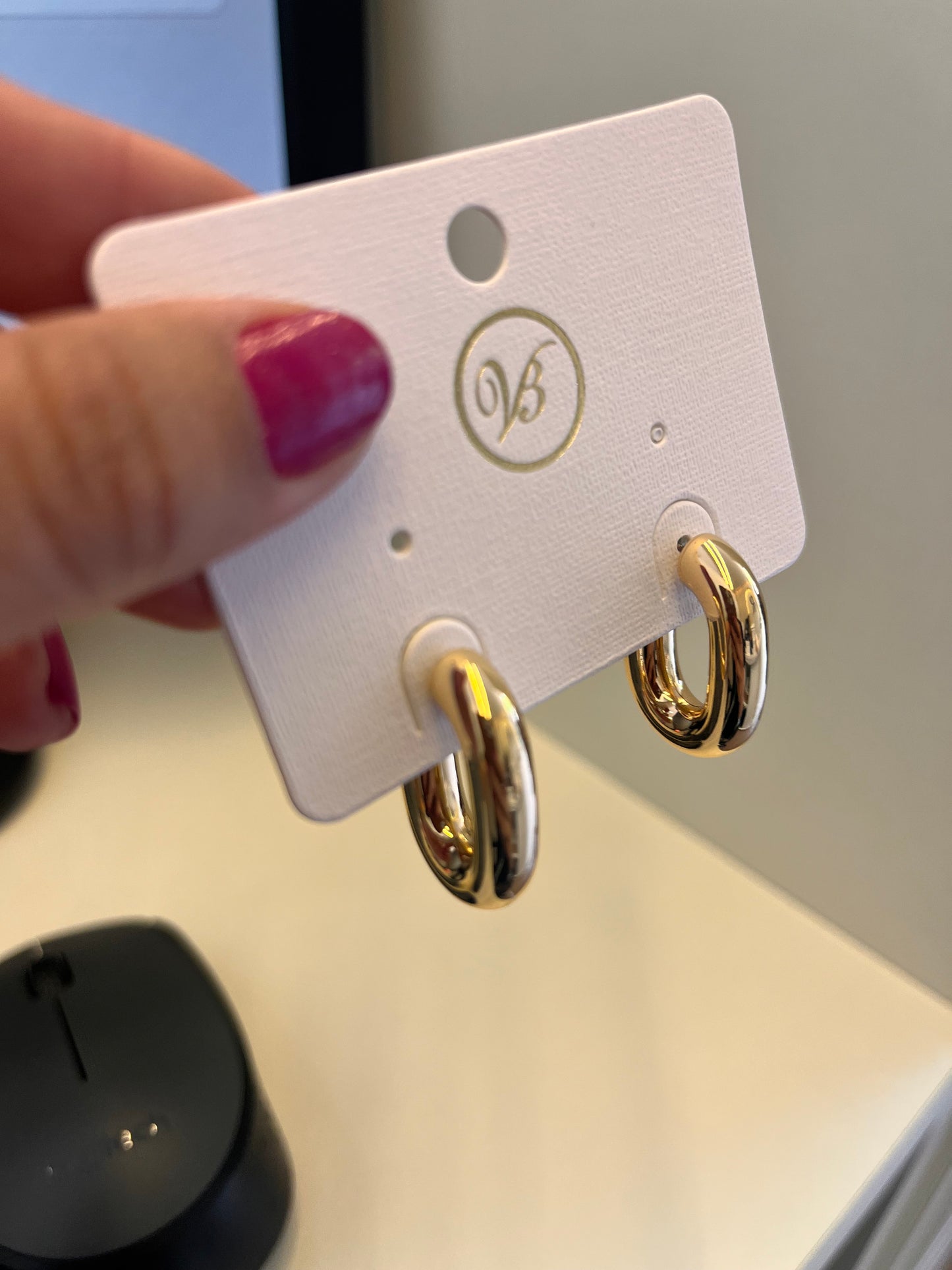BRINCO DOURADO COM ESFERA PRATA