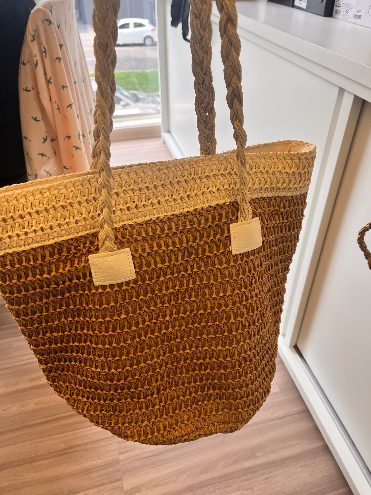 BOLSA EM PALHA ALÇA TRANÇADA