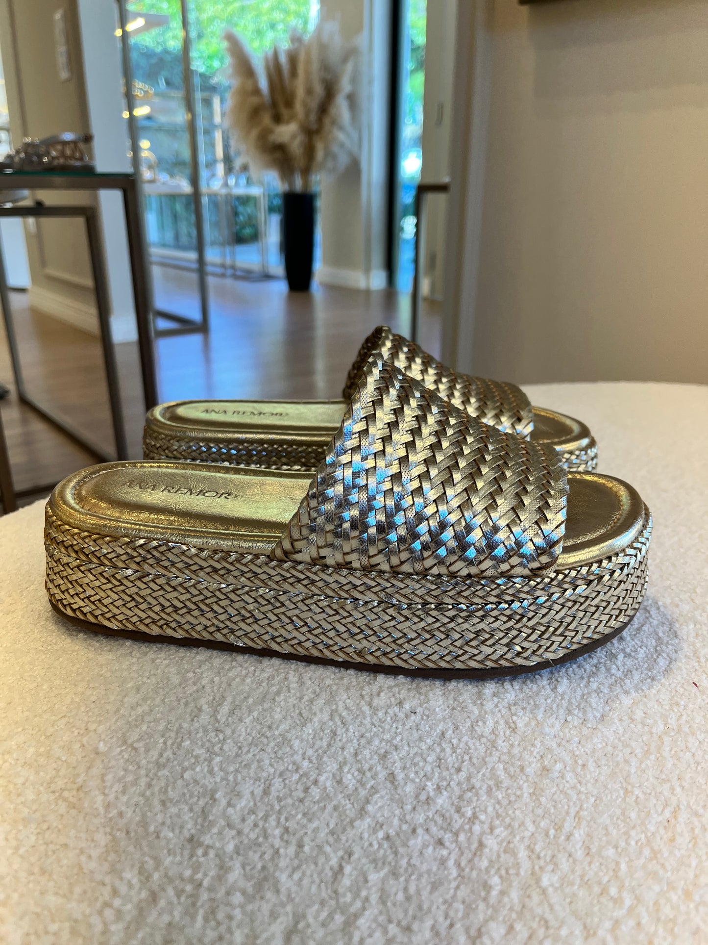 FLATFORM TATI DOURADA