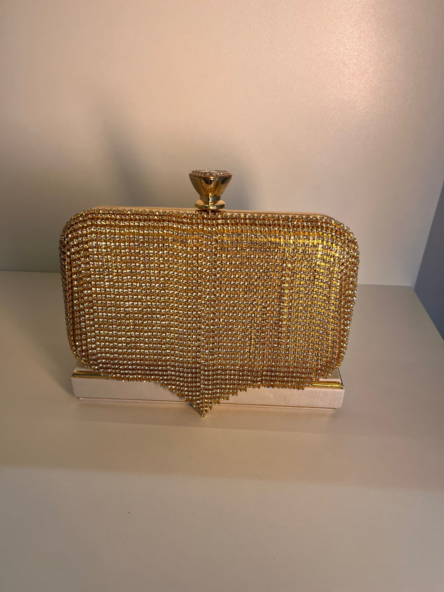 BOLSA CLUTCH OURO FRANJA