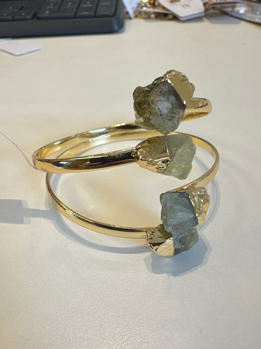 BRACELETE DOURADO COM PEDRAS