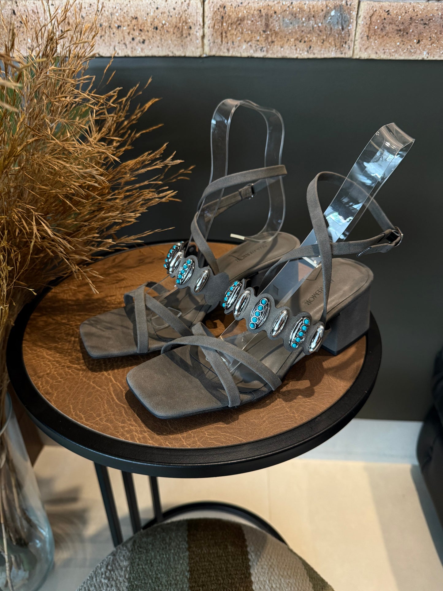 SANDALIA PAULA CINZA