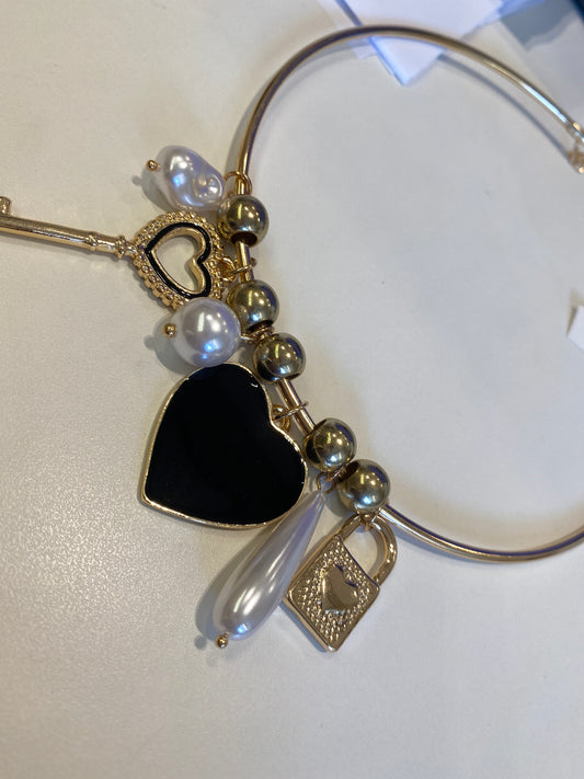 COLAR ARO DOURADO COM PINGENTES