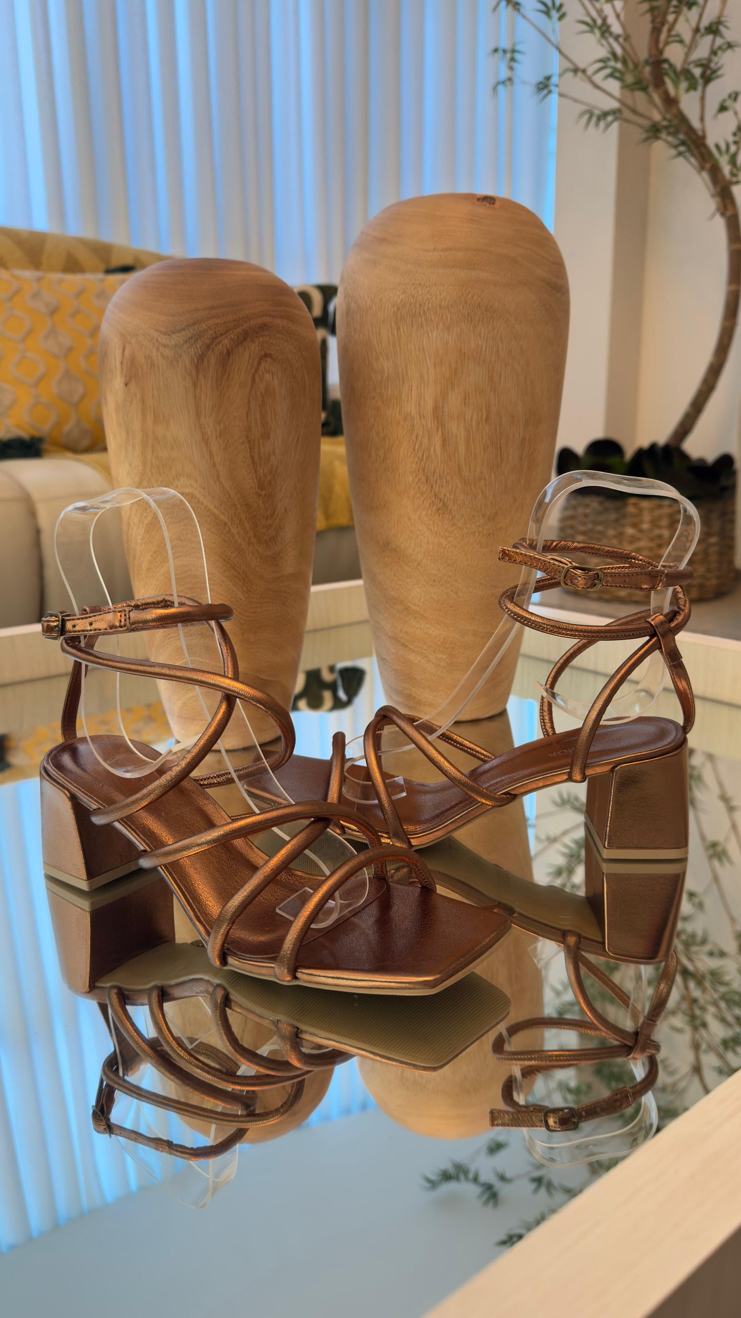 SANDÁLIA BRUNA METALIZADA