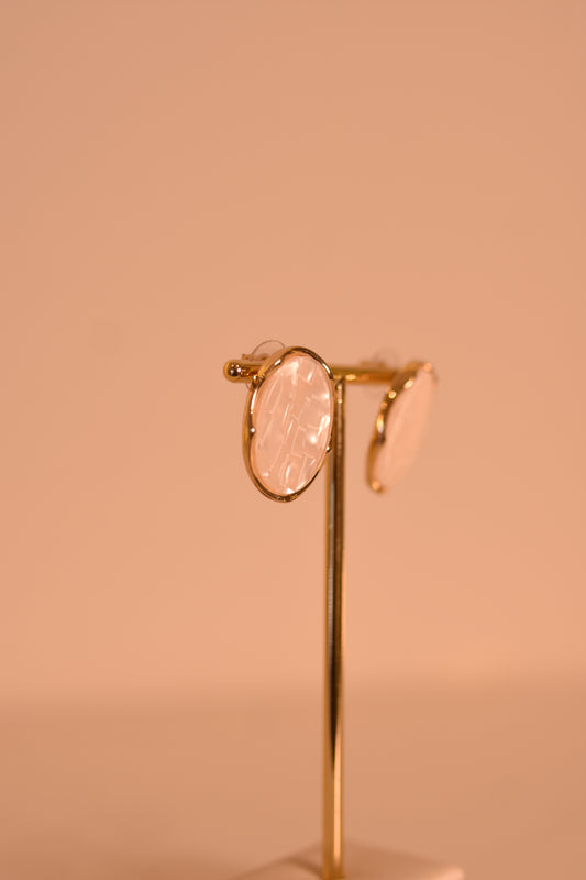 BRINCO DOURADO COM PEDRA