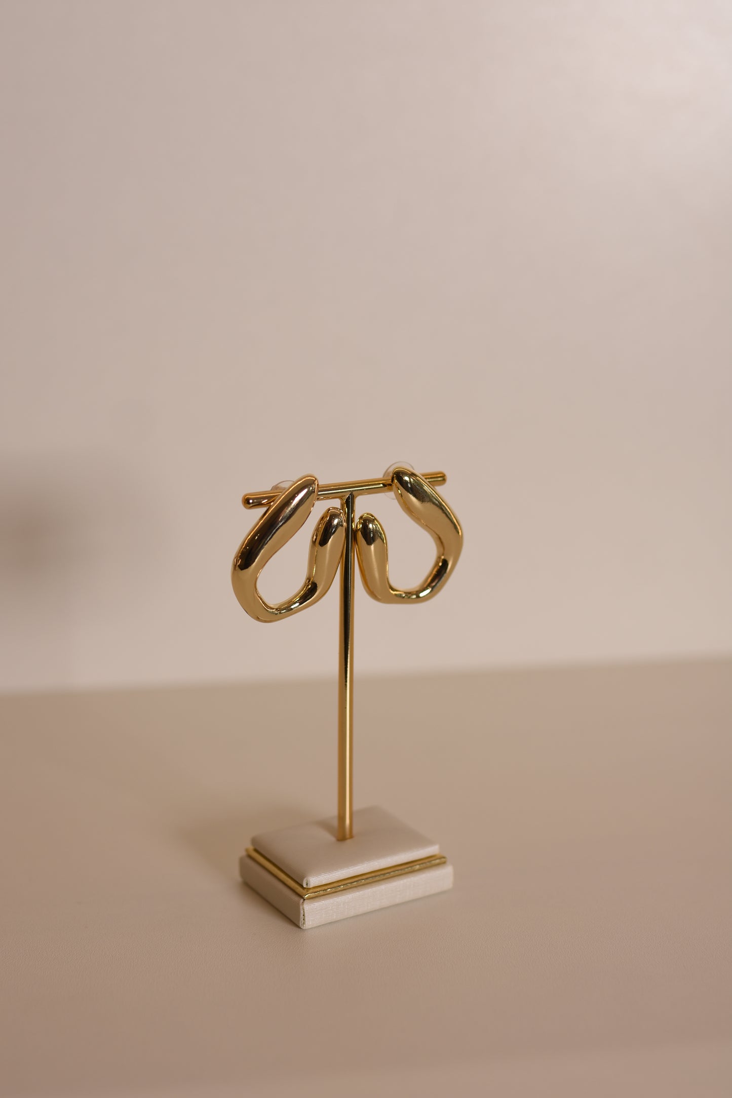 BRINCO ORGANICO DOURADO