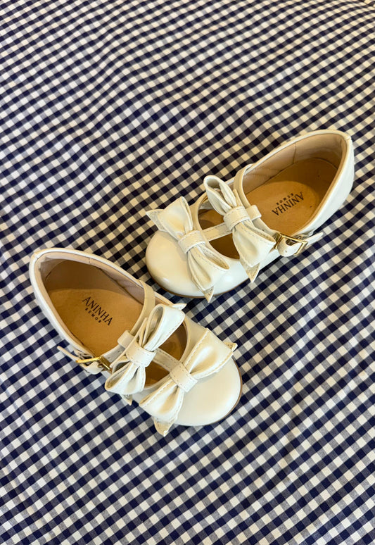 SAPATILHA INFANTIL OFF WHITE DOIS LAÇOS